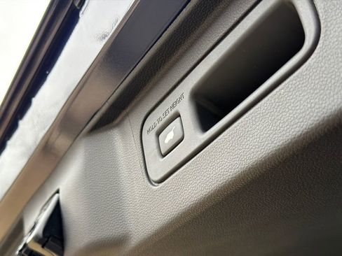 New 2025 Honda Pilot Touring image 9