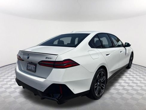 Used 2026 BMW 530i w/ M Sport Package RWD image 4