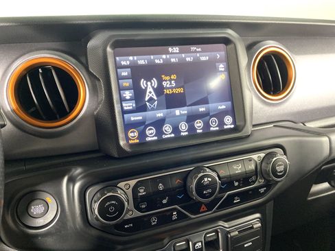 Used 2020 Jeep Gladiator Mojave w/ Dual Top Group AWD/4WD image 31