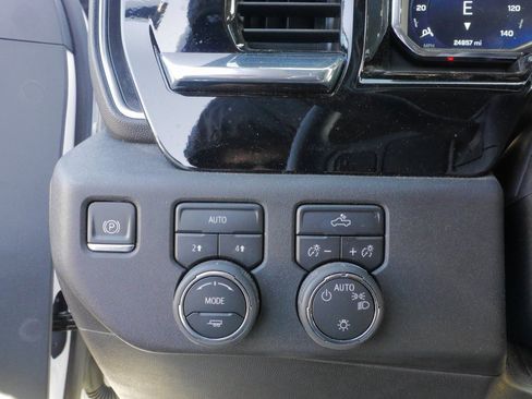 Used 2024 Chevrolet Silverado 1500 LT image 22