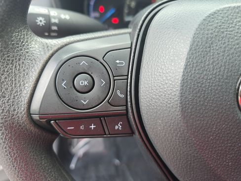 Used 2025 Toyota RAV4 LE AWD/4WD image 17