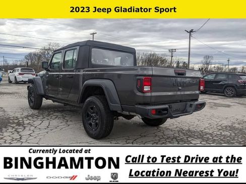 Used 2023 Jeep Gladiator Sport AWD/4WD image 9