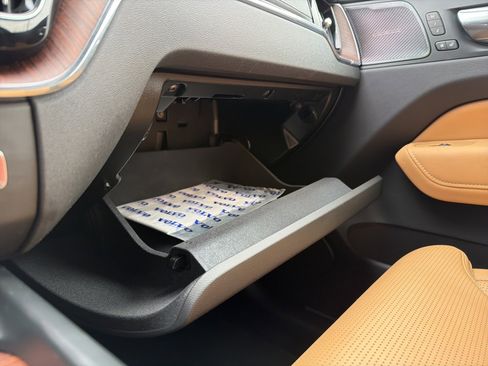 Used 2023 Volvo XC60 T8 Ultimate w/ Climate Package image 39