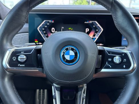 Certified 2024 BMW i7 xDrive60 w/ Premium Package AWD/4WD image 29