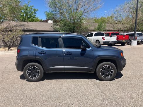 Used 2023 Jeep Renegade Latitude w/ Sun/Sound Group AWD/4WD image 4