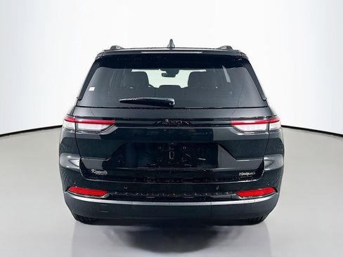 New 2025 Jeep Grand Cherokee Altitude image 6