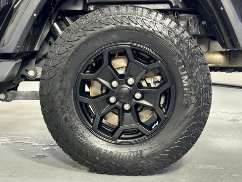 Used 2022 Jeep Gladiator Sport AWD/4WD image 32