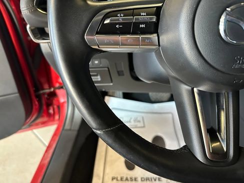 Used 2019 MAZDA MAZDA3 Hatchback w/ Preferred Package FWD image 11