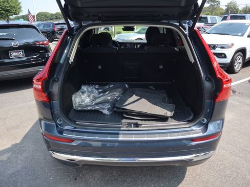 Used 2023 Volvo XC60 B5 Plus w/ Climate Package AWD/4WD image 25