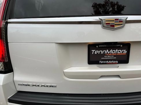 Used 2020 Cadillac Escalade ESV Premium Luxury image 46