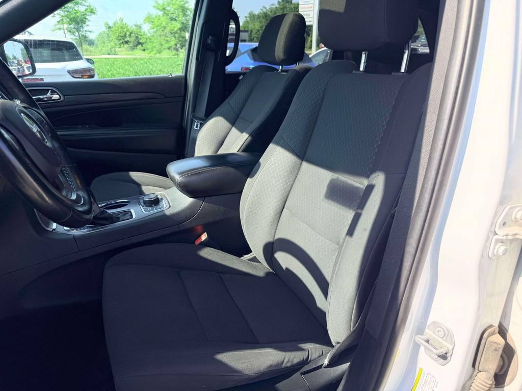 Used 2019 Jeep Grand Cherokee Laredo AWD/4WD image 13