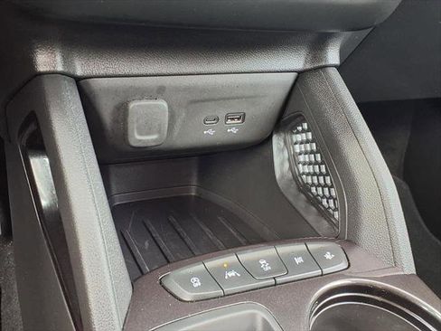 Used 2024 Chevrolet TrailBlazer LS w/ LS Convenience Package FWD image 17