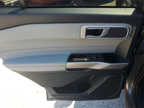 Used 2023 Ford Explorer XLT w/ Equipment Group 202A image 11