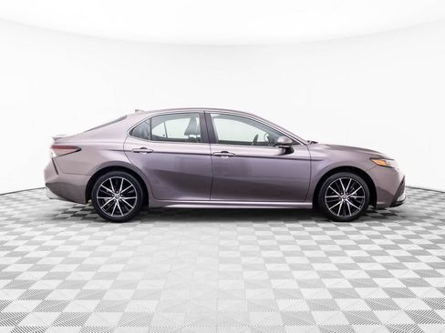 Used 2024 Toyota Camry SE FWD image 8