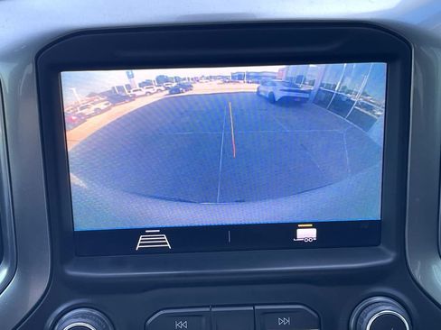 Used 2019 Chevrolet Silverado 1500 LT AWD/4WD image 16