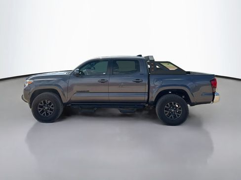 Used 2021 Toyota Tacoma SR5 RWD image 4