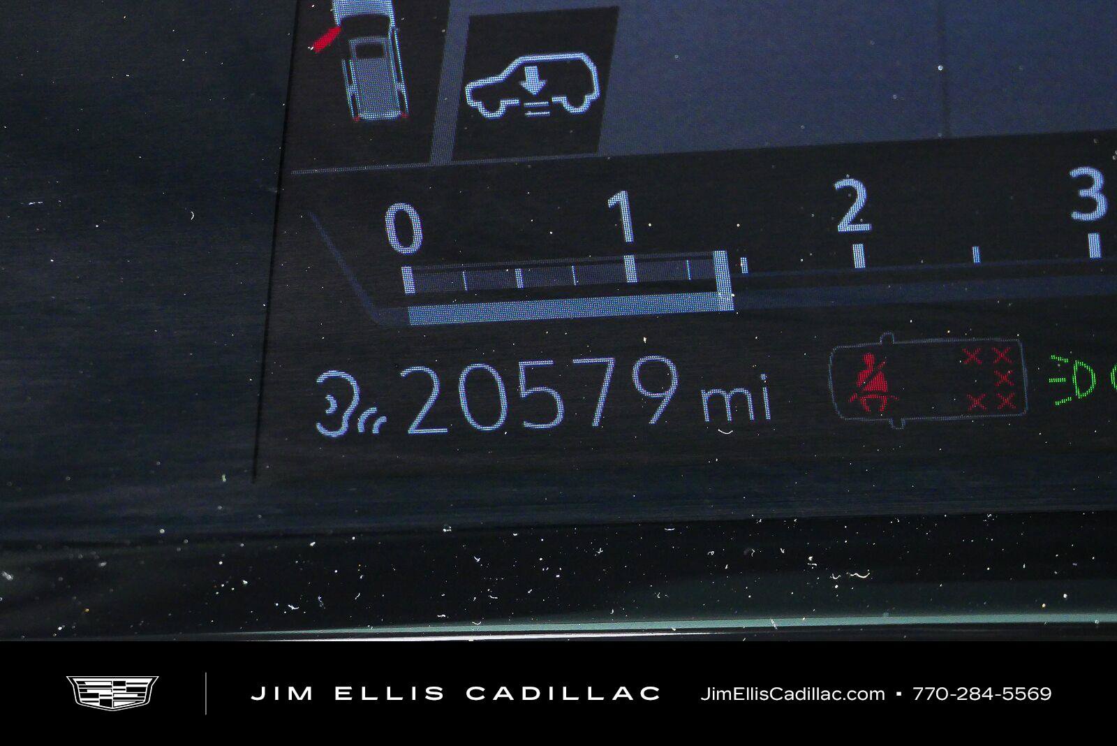 Used 2023 Cadillac Escalade ESV Sport Platinum w/ LPO, ONYX Package AWD/4WD image 13