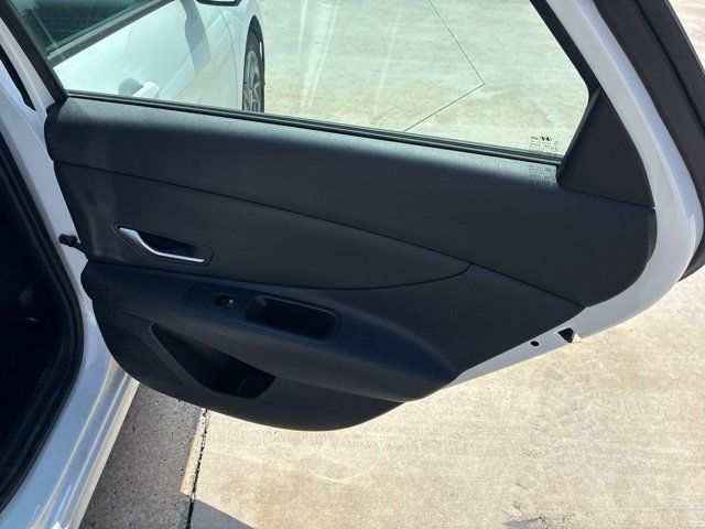 Used 2024 Hyundai Elantra SEL FWD image 53