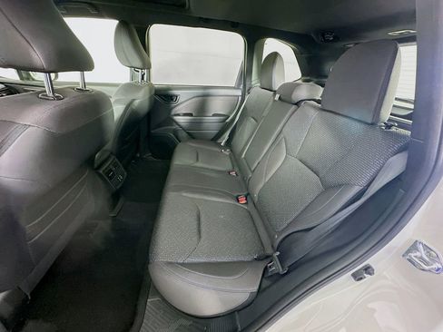 Certified 2025 Subaru Forester Premium image 32