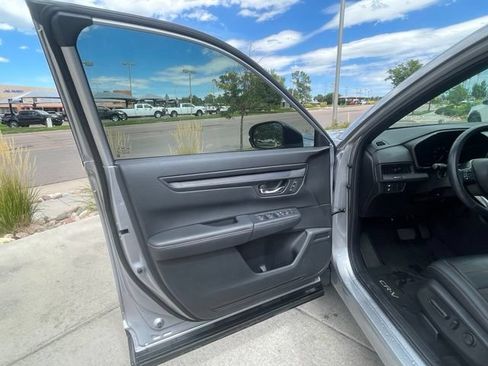 Used 2025 Honda CR-V Sport-L image 13