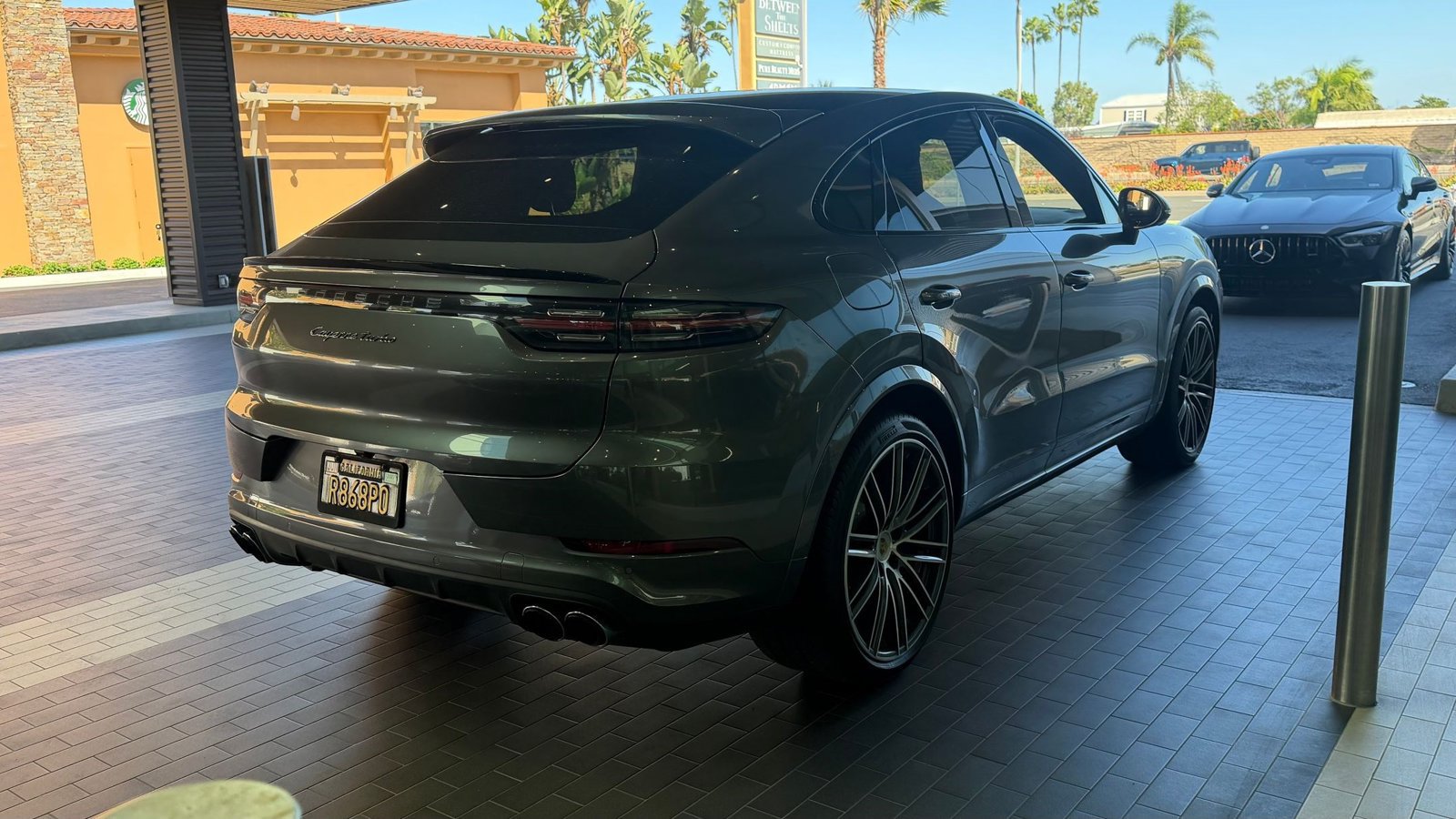 Certified 2022 Porsche Cayenne Turbo AWD/4WD image 11