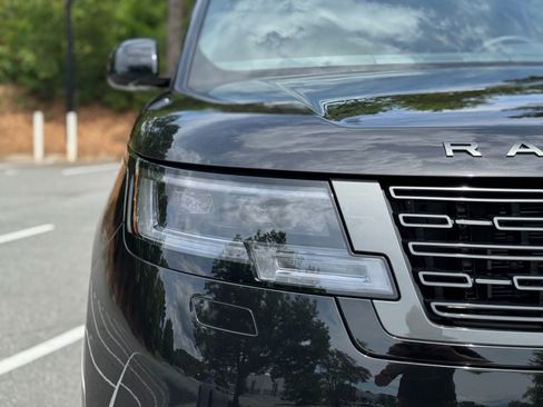 Used 2025 Land Rover Range Rover SE AWD/4WD image 19