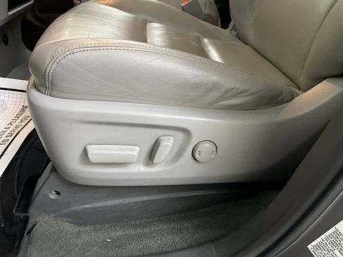 Used 2017 Toyota Sienna XLE image 50