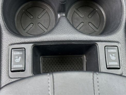 Used 2018 Nissan Rogue SV FWD image 20