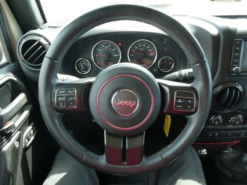 Used 2017 Jeep Wrangler Rubicon AWD/4WD image 26