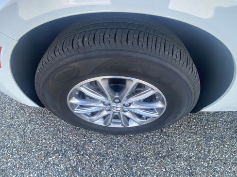 Used 2024 Buick Enclave Premium image 11