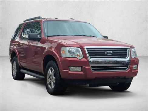 Used 2010 Ford Explorer XLT AWD/4WD image 3