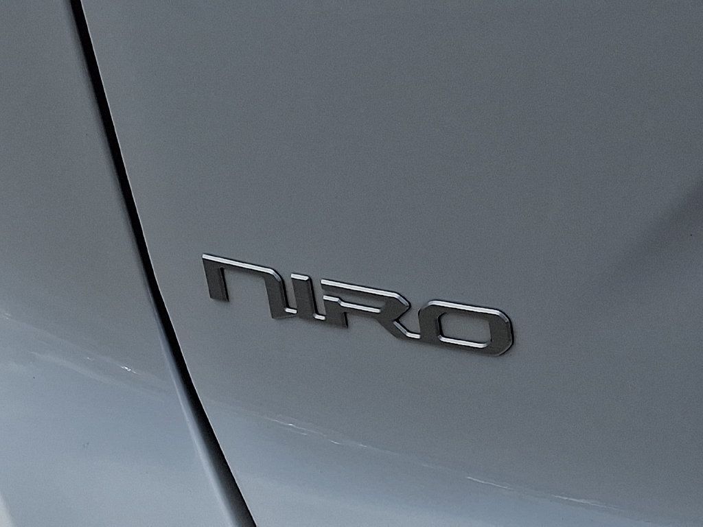 Certified 2023 Kia Niro EX FWD image 31