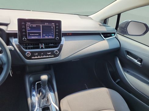 Used 2020 Toyota Corolla LE FWD image 16
