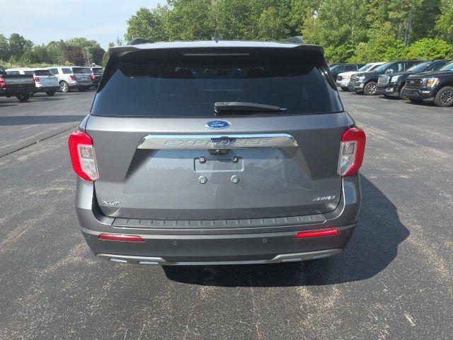 Used 2022 Ford Explorer XLT AWD/4WD image 4
