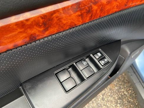 Used 2011 Subaru Outback 2.5i Limited w/ PWR Moonroof Pkg image 9