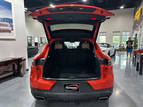 Used 2021 Porsche Cayenne Coupe AWD/4WD image 31
