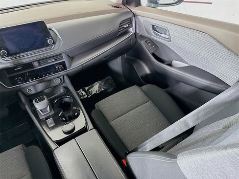 Certified 2023 Nissan Rogue SV image 26