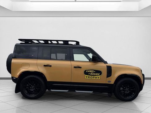 Used 2022 Land Rover Defender 110 X-Dynamic SE AWD/4WD image 6
