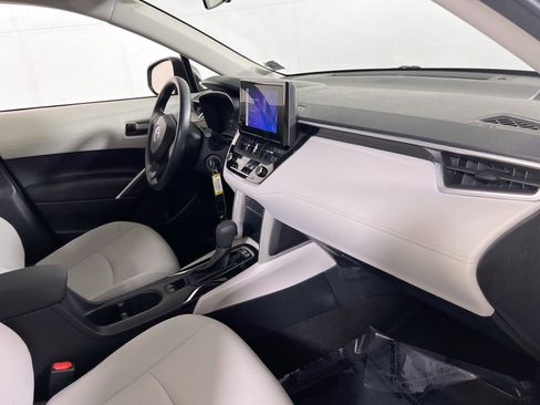 Used 2023 Toyota Corolla Cross L image 26