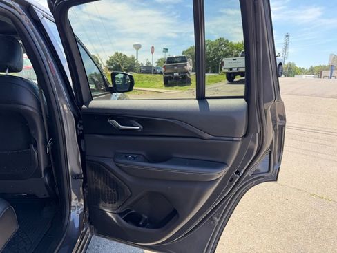 Used 2023 Jeep Grand Cherokee Altitude AWD/4WD image 34