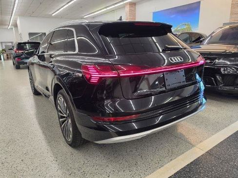 Used 2019 Audi e-tron Prestige w/ Prestige Package AWD/4WD image 6
