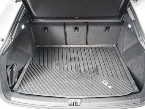 Used 2023 Audi Q4 e-tron Premium Plus w/ Premium Plus AWD/4WD image 4