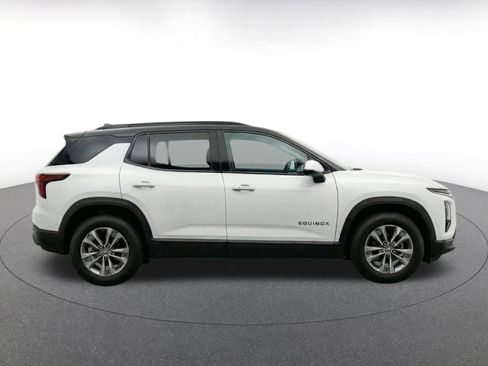 Used 2025 Chevrolet Equinox LT FWD image 14