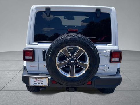 Used 2019 Jeep Wrangler Unlimited Sahara w/ Cold Weather Group AWD/4WD image 12