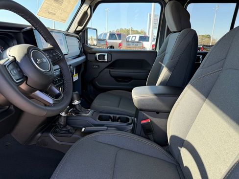 New 2026 Jeep Gladiator Sport image 9