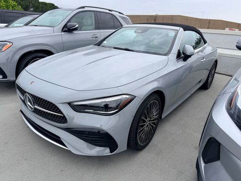 Used 2025 Mercedes-Benz CLE 300 4MATIC Cabriolet image 2