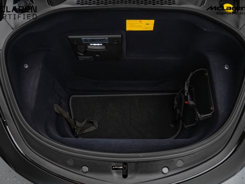 Used 2024 McLaren Artura image 12