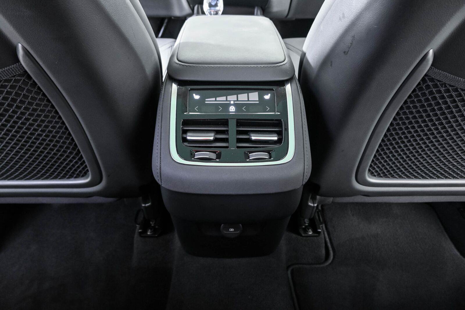Certified 2026 Volvo XC90 B6 Plus AWD/4WD image 20