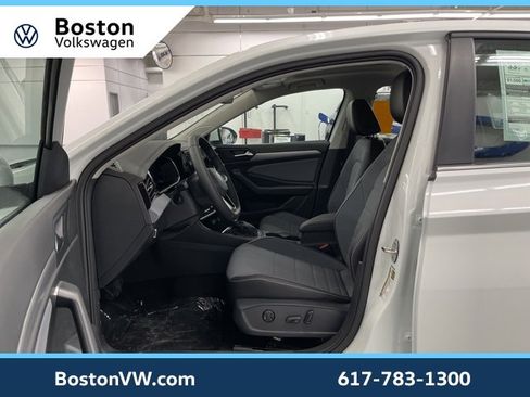 New 2026 Volkswagen Jetta SE image 9