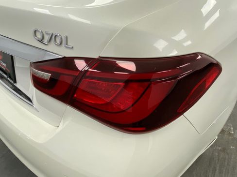 Used 2016 INFINITI Q70 L 3.7 w/ Deluxe Touring Package image 14